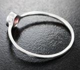 Изящное серебряное кольцо с пурпурно-розовым сапфиром