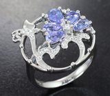 Изысканное серебряное кольцо с танзанитами