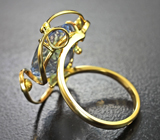 Золотое кольцо с чистейшим максис-бериллом 7,58 карата, синими сапфирами и бриллиантами