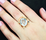 Золотое кольцо с чистейшим максис-бериллом 7,58 карата, синими сапфирами и бриллиантами Золото