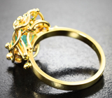 Золотое кольцо с ярким уральским изумрудом высокой чистоты 1,56 карата и бриллиантами Золото
