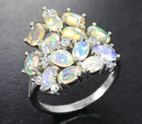 Впечатляющее серебряное кольцо с кристаллическими эфиопскими опалами