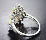 Впечатляющее серебряное кольцо с кристаллическими эфиопскими опалами