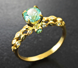 Золотое кольцо с редким «неоновым» уральским изумрудом 0,67 карата и бриллиантами Золото