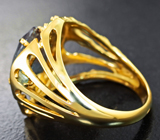 Золотое кольцо с крупным полихромным уральским александритом 4,7 карата и бриллиантами