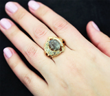 Золотое кольцо с крупным полихромным уральским александритом 4,7 карата и бриллиантами Золото