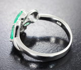 Прелестное серебряное кольцо с яркими «неоновыми» изумрудами Серебро 925