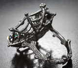 Серебряное кольцо с кристаллическими черными опалами 2,2 карата и диопсидами Серебро 925