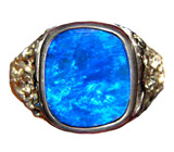 Перстень с небесно-голубым опалом
