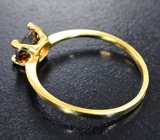 Золотое кольцо с полихромным андалузитом 0,9 карата Золото
