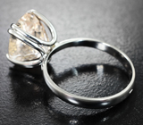 Золотое кольцо с крупным пастельно-персиковым морганитом 5,48 карата