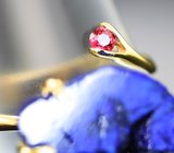 Золотое кольцо с друзой азурита 15,48 карата и красной шпинелью