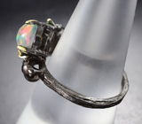 Серебряное кольцо с кристаллическим эфиопским опалом 1,62 карата, диопсидами и бесцветным кварцем Серебро 925