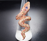 Скульптурное серебряное кольцо «Змейка» с разноцветными сапфирами, изумрудами и танзанитом