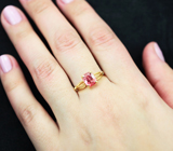 Золотое кольцо с редкой «неоновой» ярко-розовой шпинелью Золото
