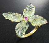Золотое кольцо с резными пастельно-зелеными турмалинами 9,29 карата и розовым сапфиром