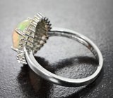 Серебряное кольцо с эфиопским опалом и желтыми сапфирами бриллиантовой огранки