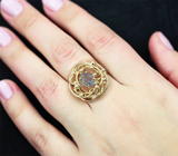 Золотое кольцо с уральским александритом высоких характеристик 1,03 карата и бриллиантами