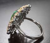 Серебряное кольцо с кристаллическим черным опалом 5,69 карата и родолитами