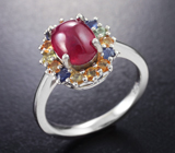 Серебряное кольцо с ярким рубином и разноцветными сапфирами