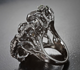 Серебряное кольцо с кристаллическим эфиопским опалом, перидотами и жемчугом