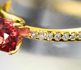 Золотое кольцо с яркой красно-оранжевой шпинелью 1,34 карата и бриллиантами Золото