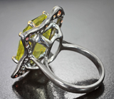 Серебряное кольцо с лимонным цитрином 15,17 карата и сапфирами