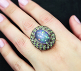 Серебряное кольцо с кристаллическим черным опалом 12,4 карата, цаворитами гранатами и синими сапфирами Серебро 925