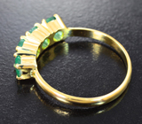 Золотое кольцо с яркими уральскими изумрудами 1,09 карата Золото