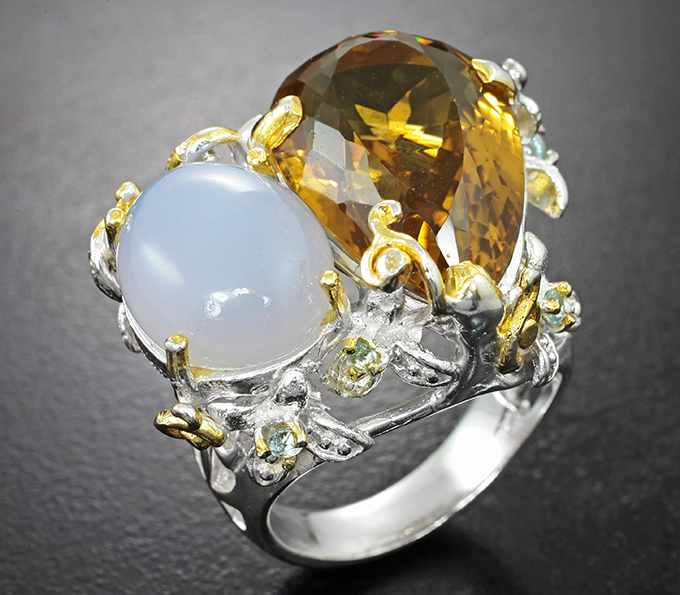 Серебряное кольцо с цитрином 16,08 карата, халцедоном 6,28 карата и голубыми топазами