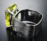 Серебряное кольцо с лимонным цитрином лазерной огранки 13,63 карата и цаворитом