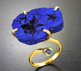 Золотое кольцо с крупным азуритом 35,1 карата и синим сапфиром Золото