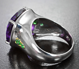 Серебряное кольцо с уругвайским аметистом лазерной огранки 11,61 карата и цаворитами
