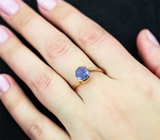Золотое кольцо с бархатисто-синим танзанитом 2,13 карата