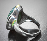 Серебряное кольцо с кристаллическим черным опалом 8,67 карата и цаворитами  Серебро 925