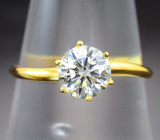 Золотое кольцо с бесцветным муассанитом высокой чистоты 0,96 карата Золото