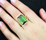 Золотое кольцо с крупным сочно-зеленым турмалином 15,22 карата и бриллиантами