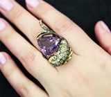 Скульптурное серебряное кольцо с аметистом и голубыми топазами Серебро 925