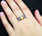 Прелестное серебряное кольцо с кристаллическим эфиопским опалом и танзанитами Серебро 925