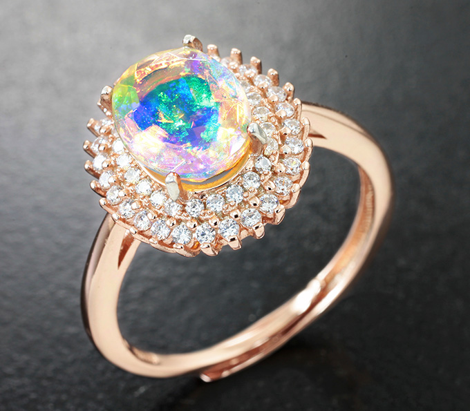 Великолепное серебряное кольцо с ограненным эфиопским опалом