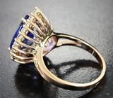 Кольцо с чистейшим крупным танзанитом 4,69 карата и бесцветными цирконами Золото