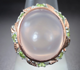 Серебряное кольцо с розовым кварцем 21,62 карата и перидотами