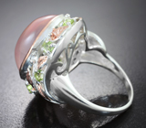 Серебряное кольцо с розовым кварцем 21,62 карата и перидотами