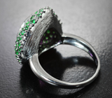 Серебряное кольцо с уругвайским аметистом лазерной огранки 5,11 карата и цаворитами