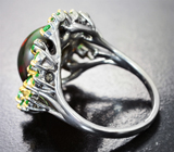Серебряное кольцо с кристаллическим черным опалом 5,4 карата и цаворитами Серебро 925