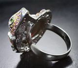 Серебряное кольцо с топовым кристаллическим черным опалом 8,75 карата, родолитами и диопсидами