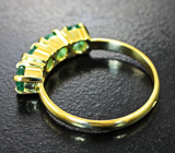 Золотое кольцо с насыщенными уральскими изумрудами высокой чистоты 0,93 карата