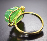 Золотое кольцо с резным нефритом 8,81 карата и цаворитами Золото