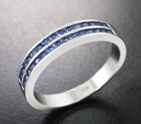 Стильное серебряное кольцо с синими сапфирами бриллиантовой огранки