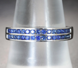 Стильное серебряное кольцо с синими сапфирами бриллиантовой огранки